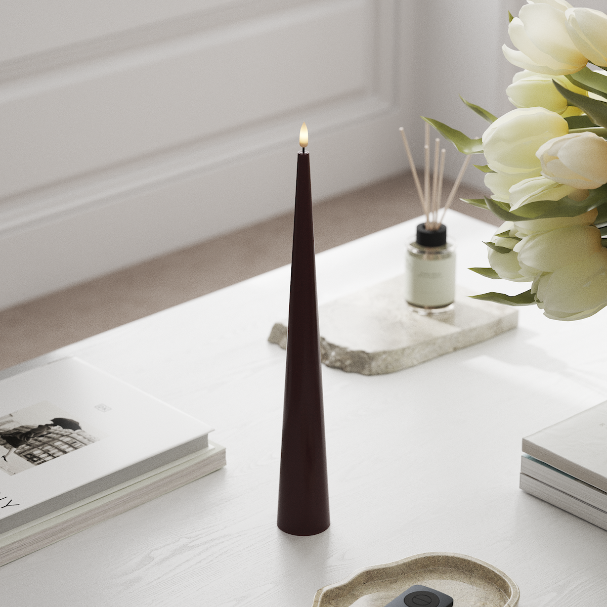 Deluxe Homeart Kegellamp D 5 x H 38 cm Bordeaux LED Kegelkaarsen 1