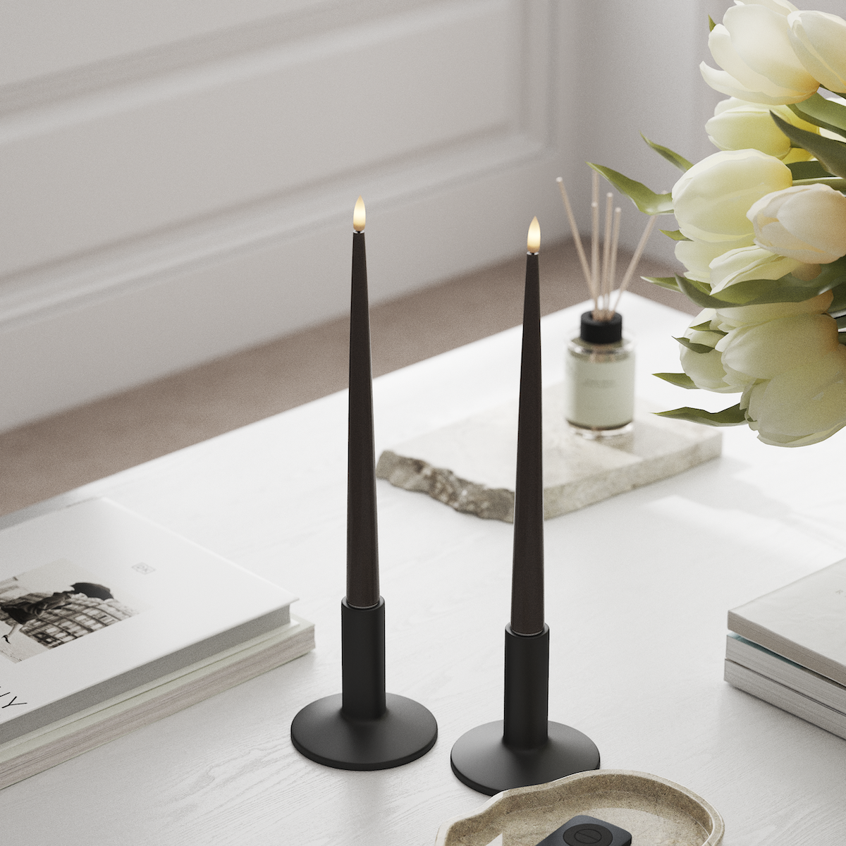 Deluxe Homeart LED Glanzende dinerkaars met lak, 2 stuks 28 cm Mokka LED Glanzende dinerkaars 1