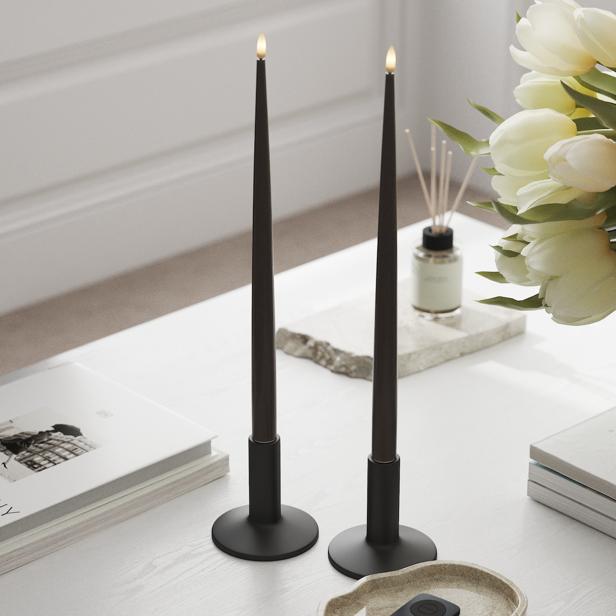 Deluxe Homeart LED Glanzende dinerkaars met Lak, 2 stuks 38 cm Mokka LED Glanzende dinerkaars 1