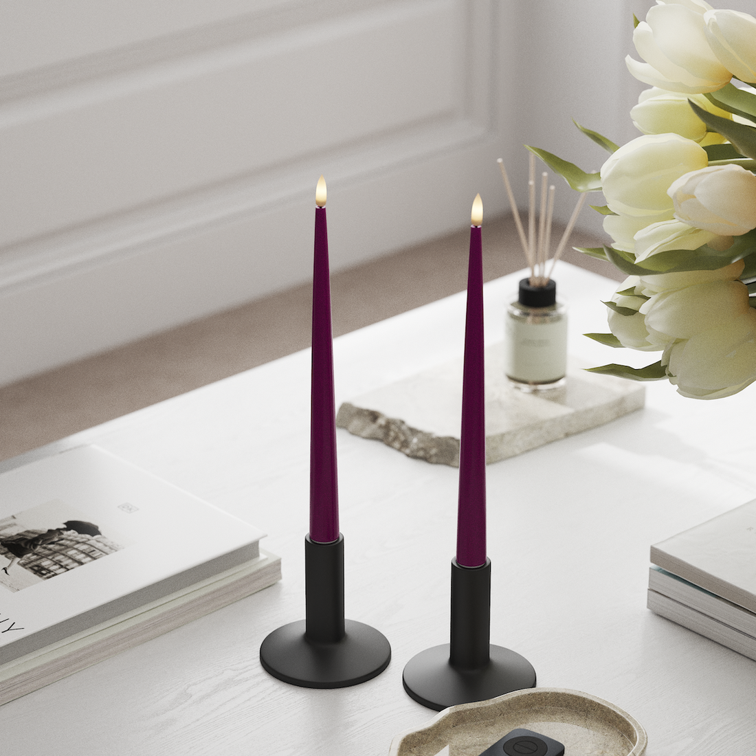 Deluxe Homeart LED Glanzende dinerkaars met lak, 2 stuks 28 cm Violet LED Glanzende dinerkaars 3